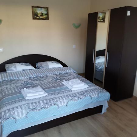 Guest Rooms Mihaylovi Pavel Banja Exteriér fotografie