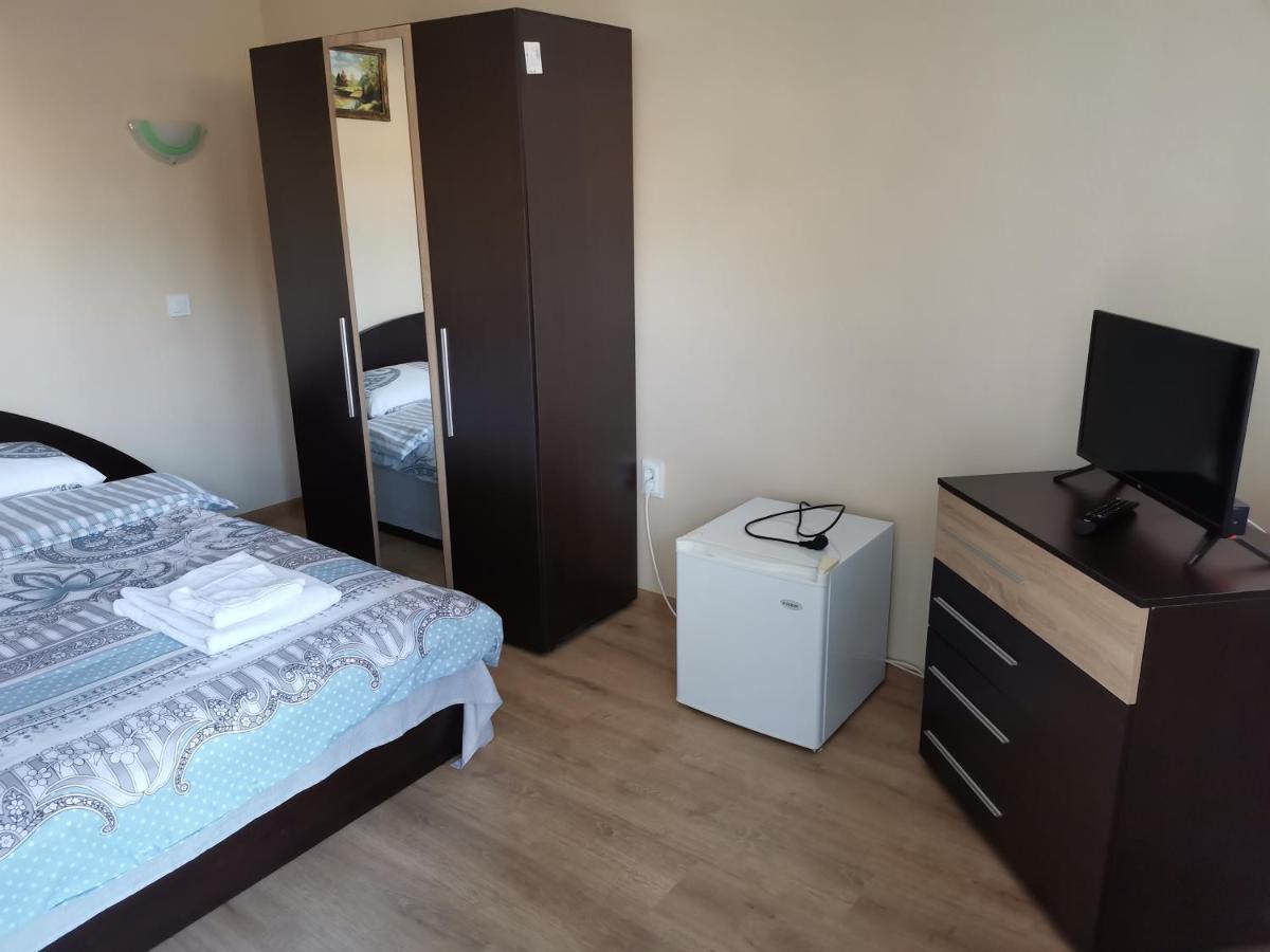 Guest Rooms Mihaylovi Pavel Banja Exteriér fotografie